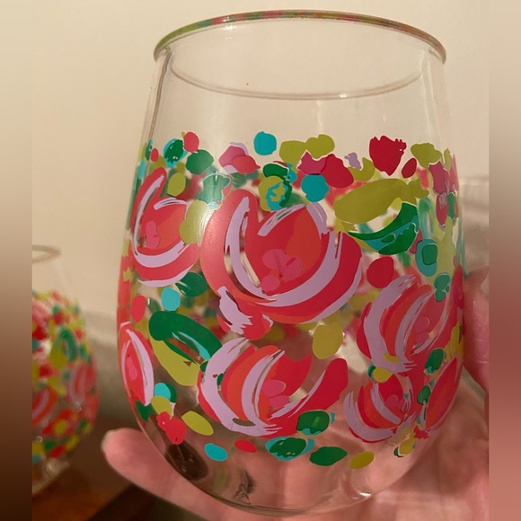 Set of 3 Lilly Pulitzer “Spot Ya” plastic stemless wine glasses - Picture 2 of 6
